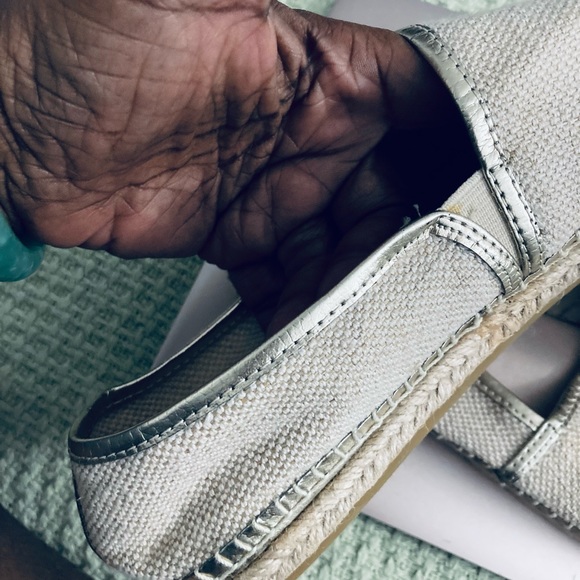 Steve Madden woven espadrilles. Tan and gold. Never worn size 8 - Picture 10 of 10